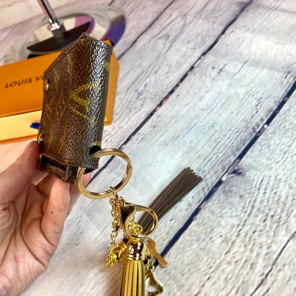 Louis Vuitton Key Cles card holder pouch keychain converted from an iPod case - Picture 9 of 12